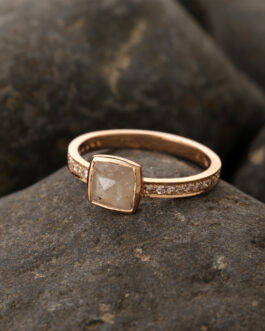 18 kt Rose Gold Ring with White Diamonds & Coated Rose cut Stone